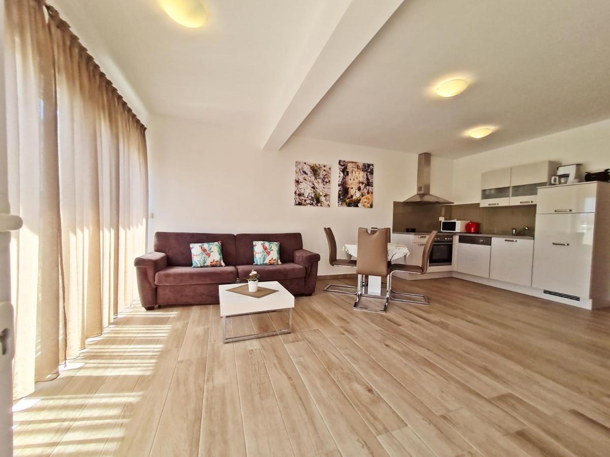 AB Villa Podstrana Exteriör bild